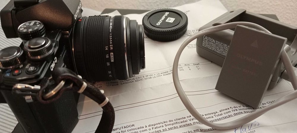 Olympus OM-D E-m10 mark II, muito pouco usada