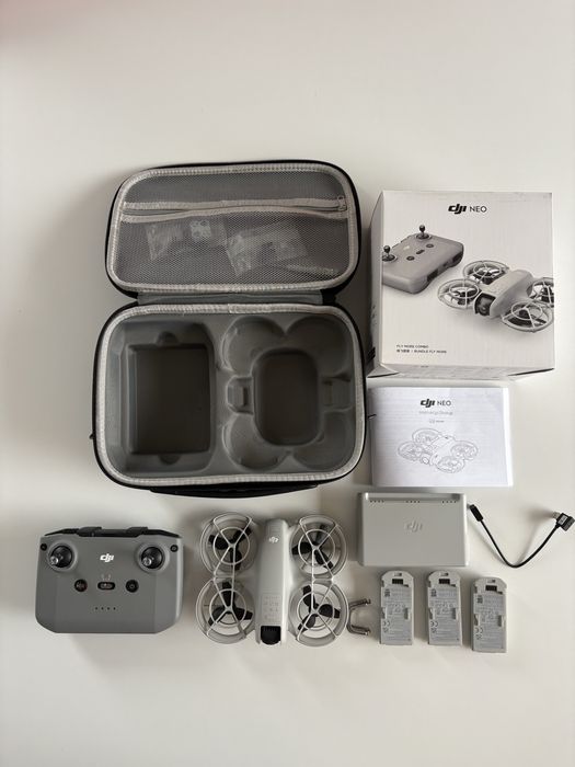 DJI Neo Fly More Combo DJI RC-N3