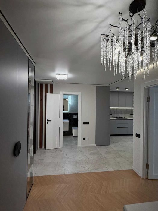 Стильна квартира поблизу ТРЦ Подоляни