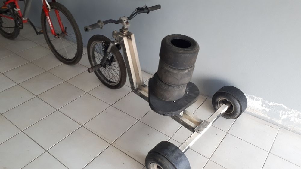Trike com jantes de karting em titano