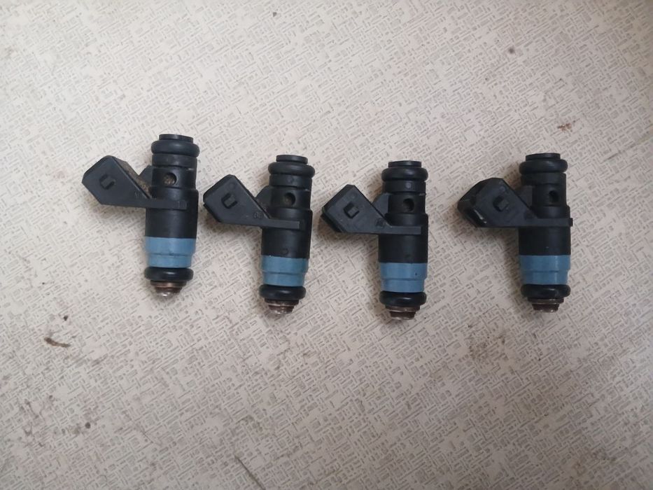 Оригинальные топливные форсунки Renault Megane 2 1,4 бензин