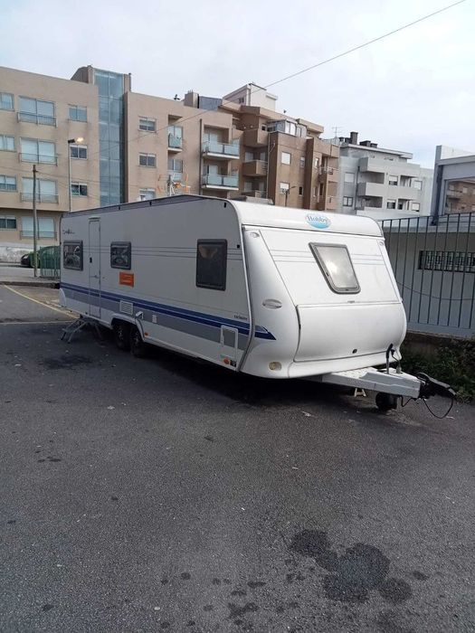 Caravana Hobby 650 Exclusive Valor fixo