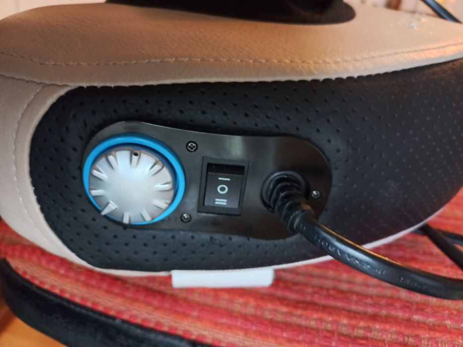 Poduszka masująca- do pleców, kręgosłupa , mięśni rąk , nóg