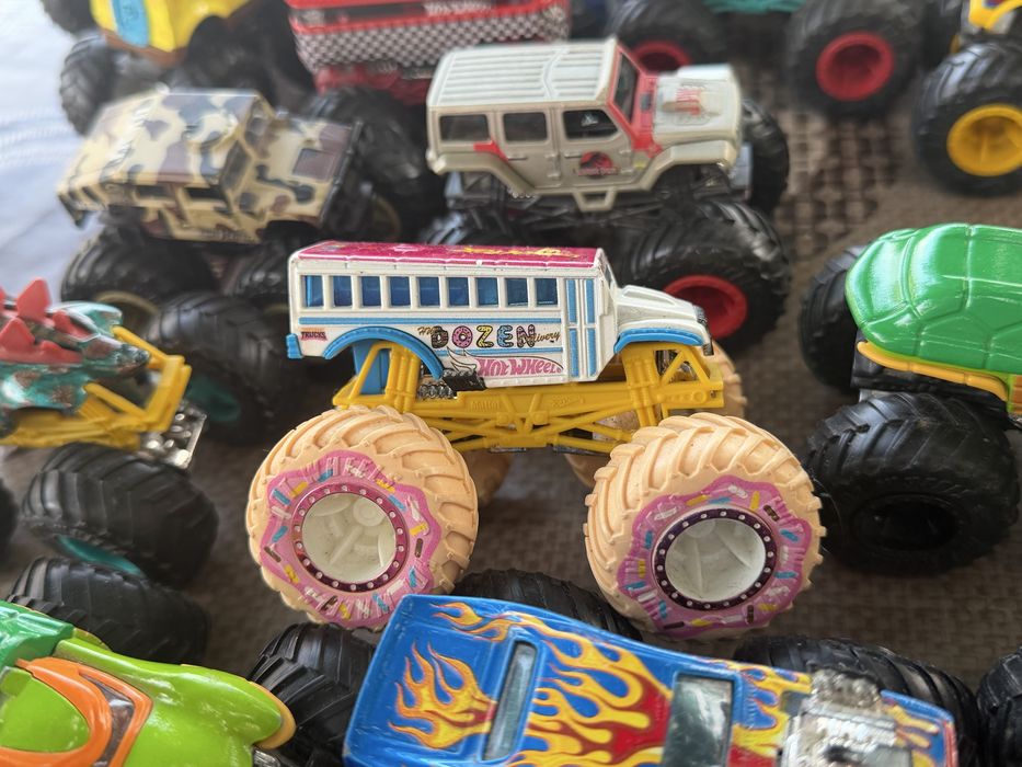 Monster Trucks Hot Wheels