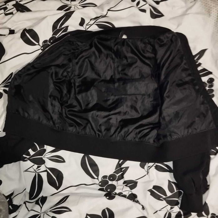 Чорний бомбер розмір M