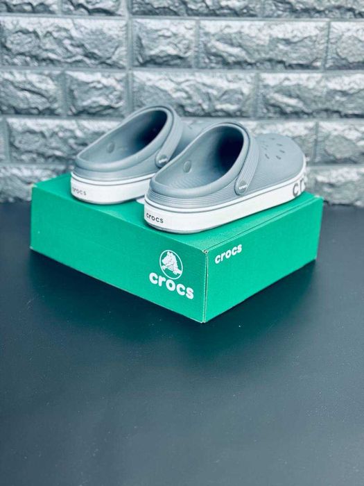 Crocs мужские серые сабо для отдыха и прогулок Новая коллекция! Crocs мужские Light Gray Стильные ежедневные кроксы