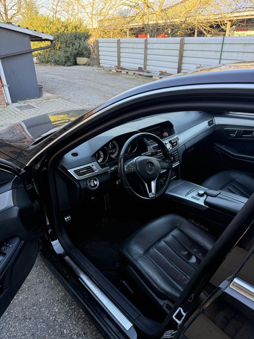 Mersedes - Benz W212.