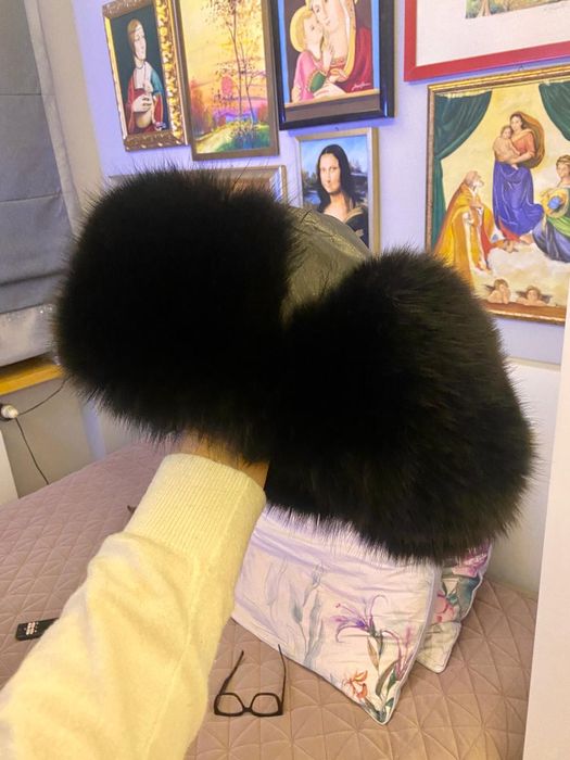 Czarna papacha z lisa