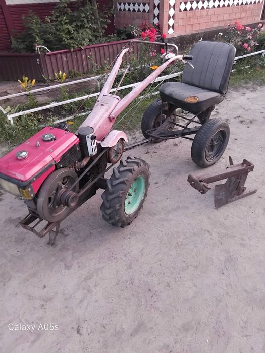 Продам мото блок 10 кс