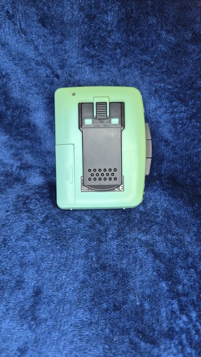 Вінтажний касетний плеєр Aiwa HS-TA193.