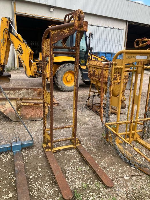 Porta paletes autonivelantes para grua