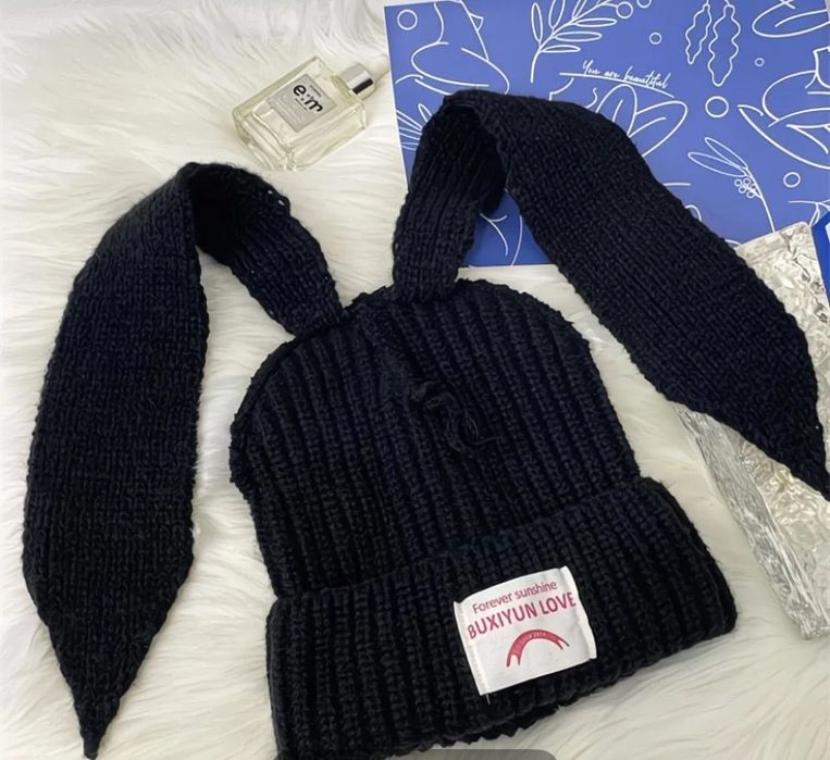 Шапка біні Bitterly Love з довгими вушками