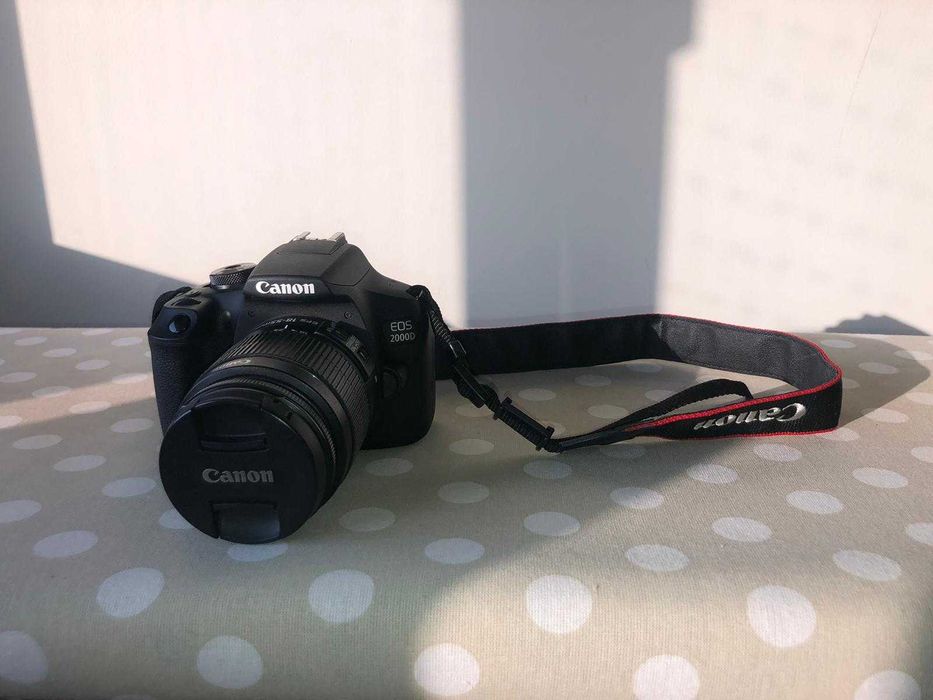 Canon EOS 2000D + 18-55mm f/3.5-5.6 EF-S IS II