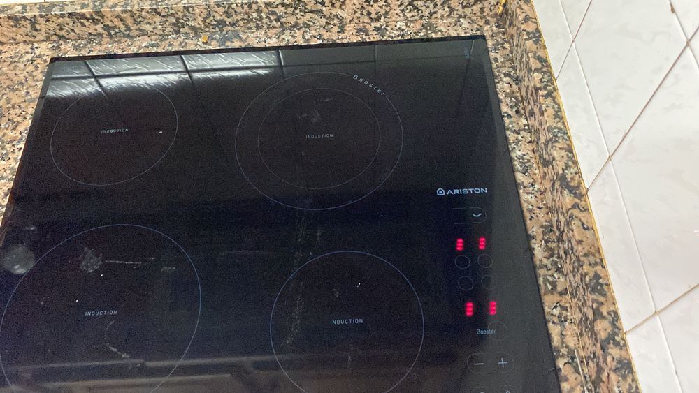 Vendo fogão de indução semi novo