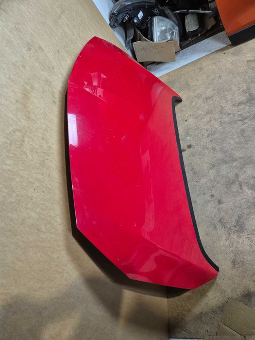 Opel Astra IVJ maska pokrywa silnika.