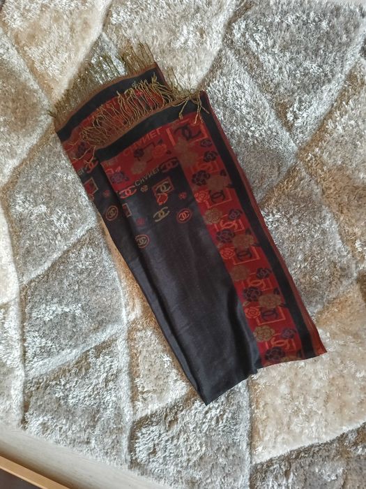 Chusta wełniana Chanel