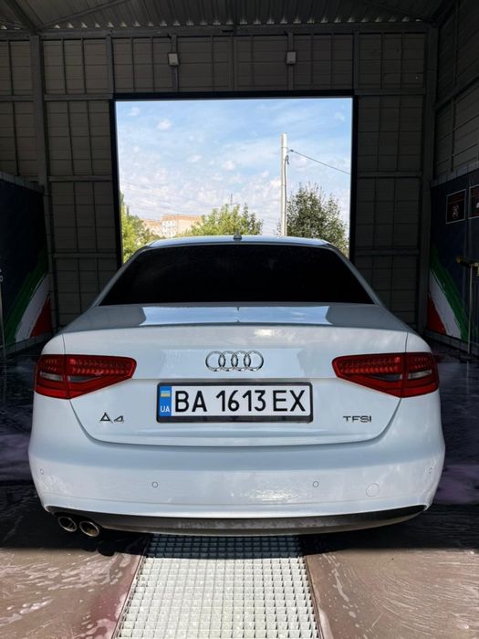 Продам Audi A4 b8 2013