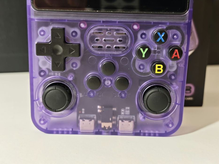Konsola Linux r36s