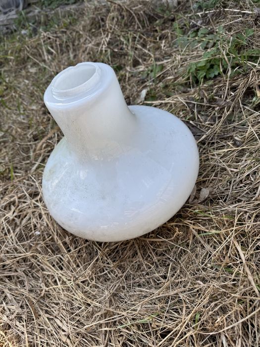 Плафон люстра є 2 штуки