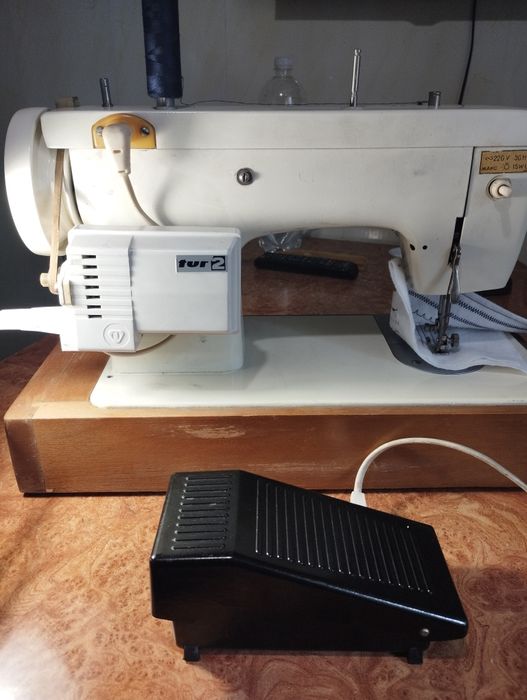 Швейная машина чайка 142м