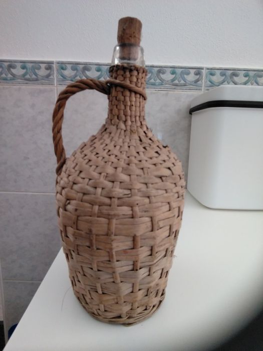 Garrafão empalhado