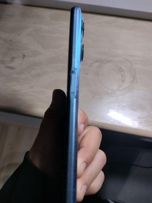 Uszkodzony Realme 9pro5g