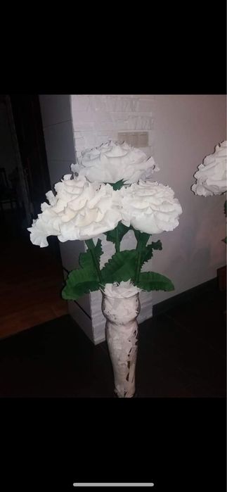 Kwiaty giganty z krepiny