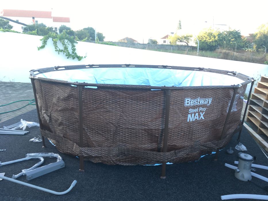 Piscina Bestway 3.66 diâmetro e 1 metro altura