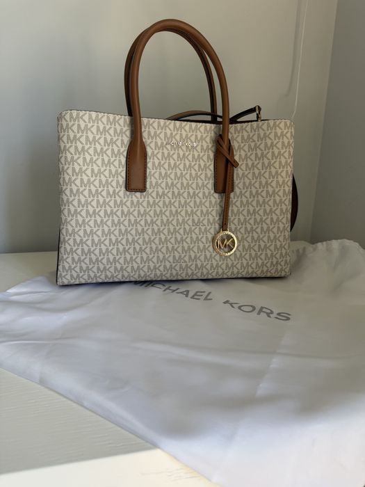 Mala Michael Kors
