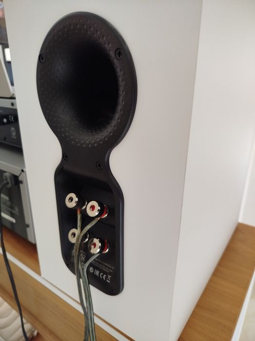 Kolumny Bowers&Wilkins