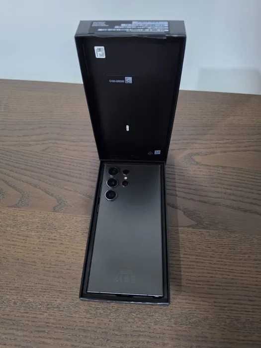 Samsung Galaxy S24 Ultra 512GB - como novo