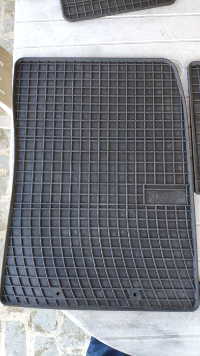 Tapetes novos em borracha de muito boa qualidade para Honda Civic.