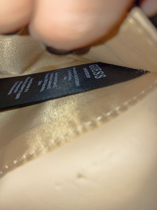 Гаманець бренду GUESS