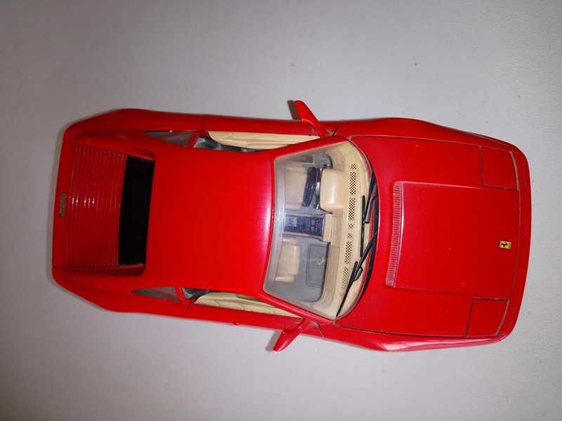 Miniatura Ferrari 348, escala 1/18