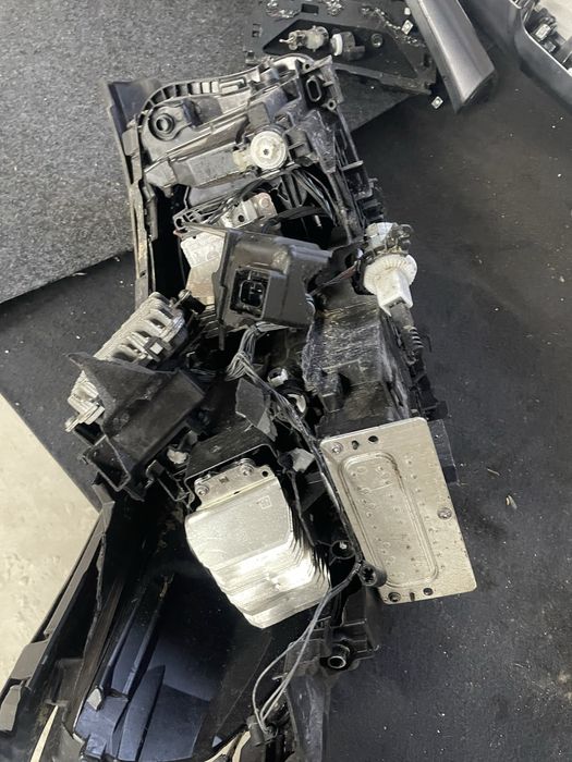 Фара передняя левая BMW x1 U11