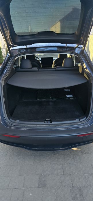 Tesla model Y performance