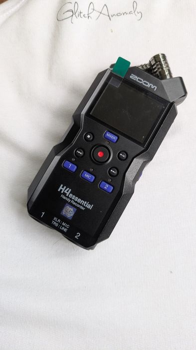 Рекордер Zoom h4 essential