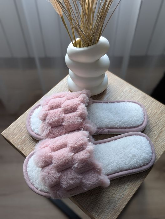 Хатні тапочки жіночі