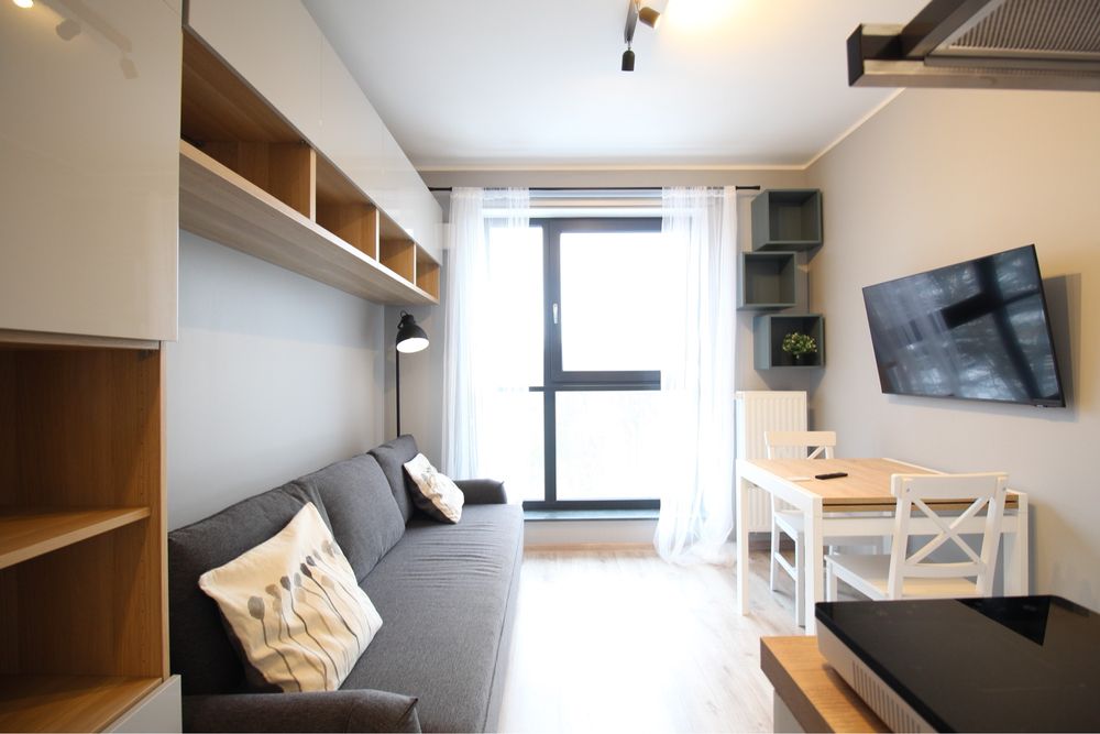 PL/RU/ENG Kawalerka w apartamientowcu/Blisko WSB/Całość 2600zł
