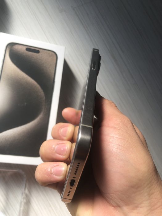 IPhone 15 Pro Max 256gb+ Airpods