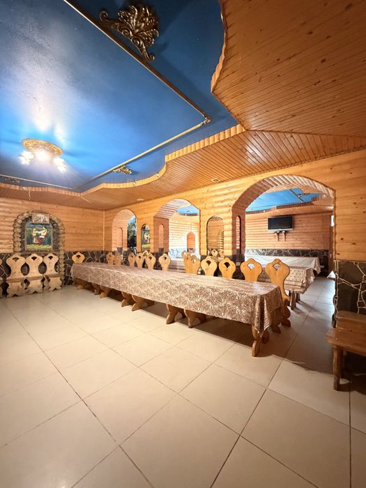 Продаж комерційної будівлі 336,9 м² з басейном і сауною в центрі Верховини.