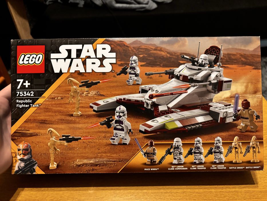 ロードショー④ KLOCKI LEGO Star Wars Czołg myśliwski 75342 Republic — pełna