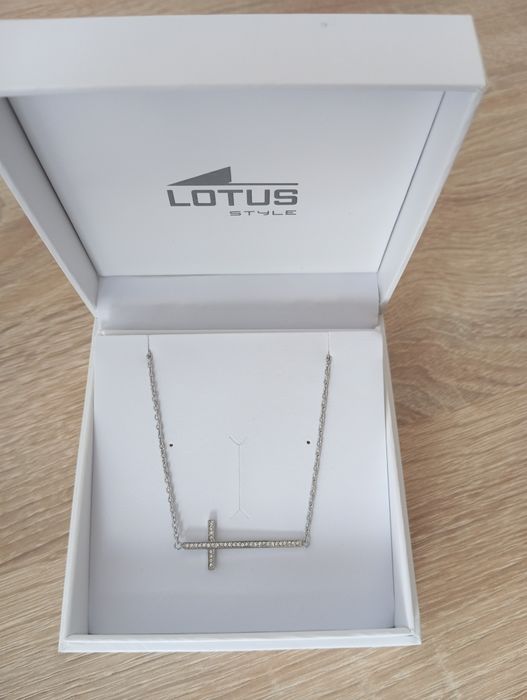Naszyjnik damski Lotus