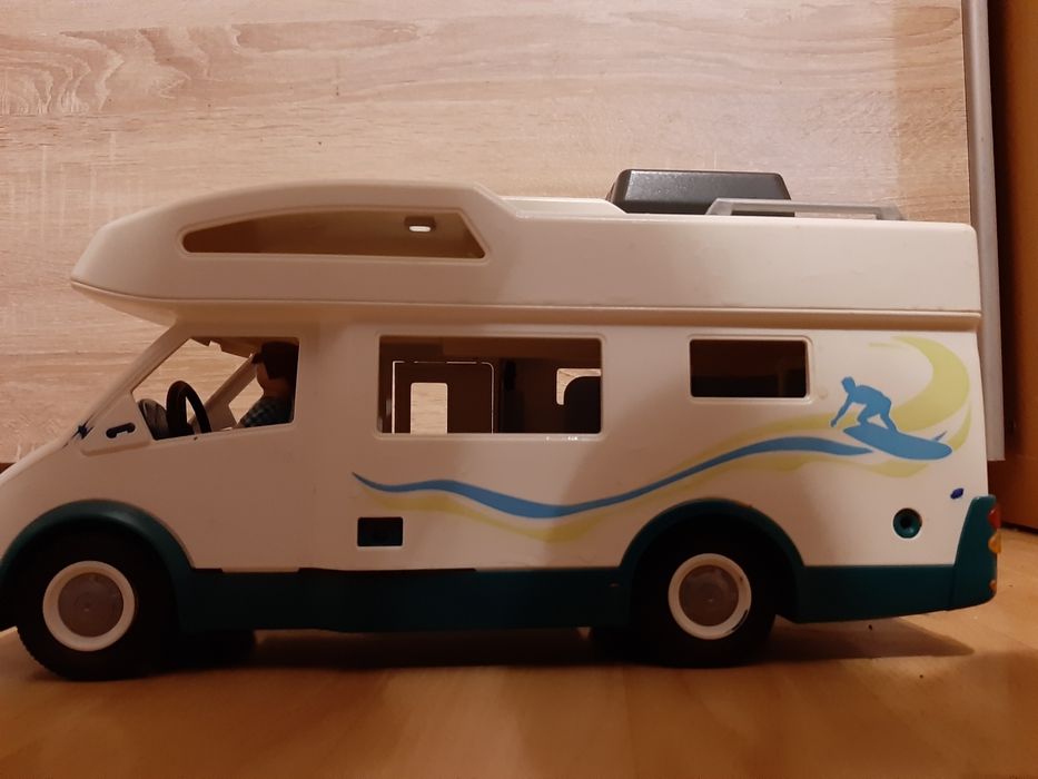 Kamper playmobil 4 figurki
