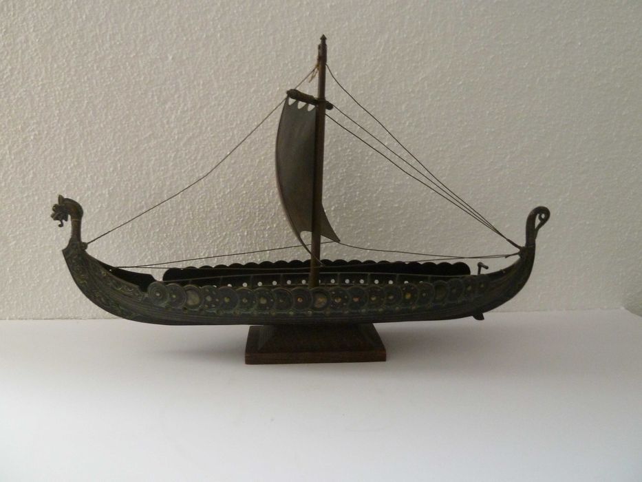 Barco Drakkar Vikingo