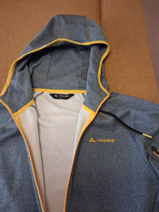 Кофта з капюшоном .