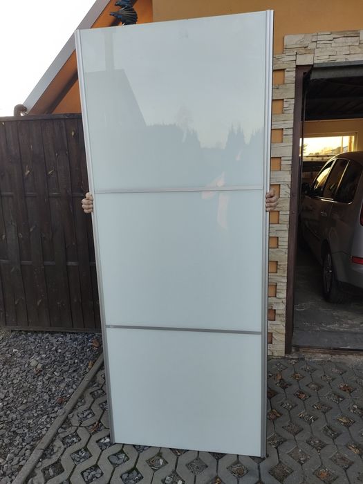 Dziwi przesuwne do szafy