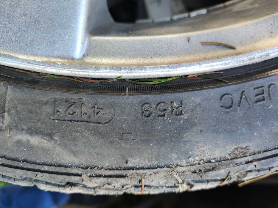 Opony 205 40 R 17 z alufelgami-tylko 8000 km przejechane.