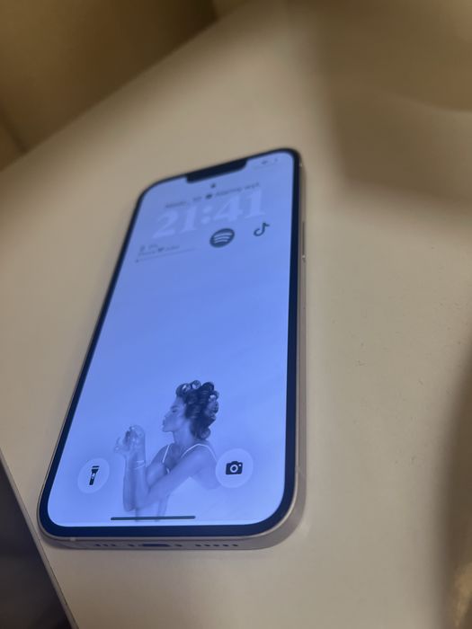 Iphone 13 bialy 128gb jak nowy