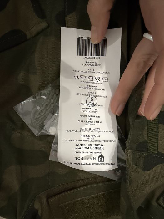 Mundur polowy 124P/MON w rozmiarze M/R.